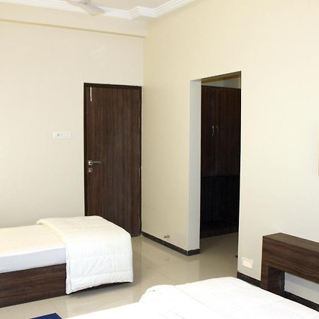 Oyo 4316 Hotel Sai Empire Shirdi Eksteriør bilde