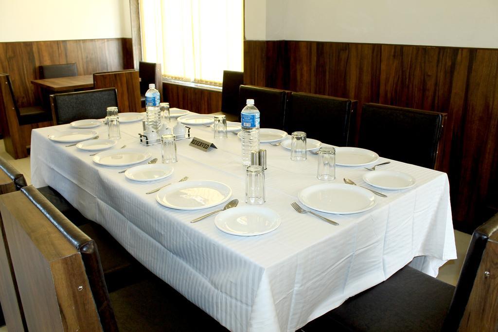 Oyo 4316 Hotel Sai Empire Shirdi Eksteriør bilde