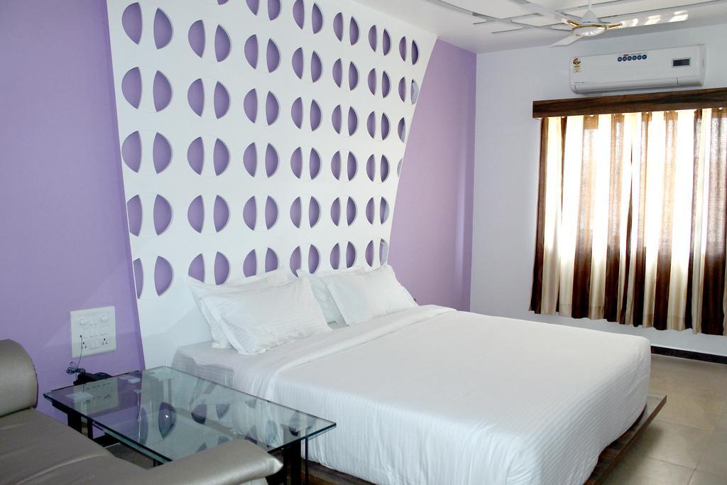 Oyo 4316 Hotel Sai Empire Shirdi Rom bilde