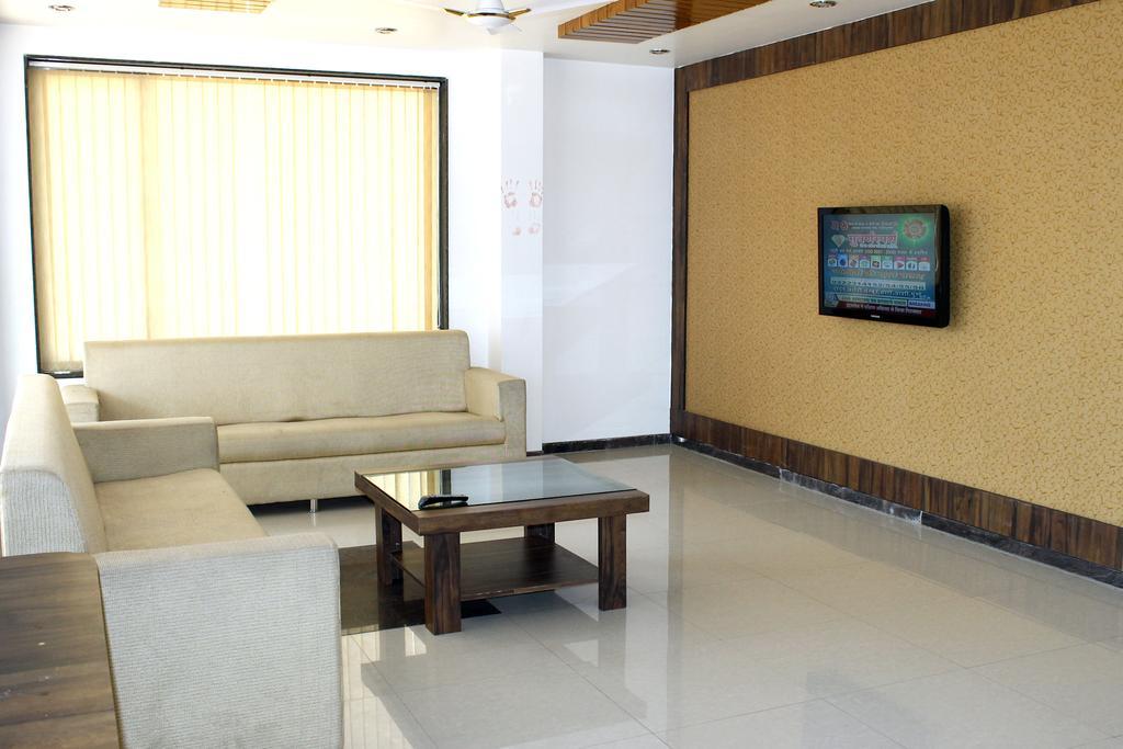 Oyo 4316 Hotel Sai Empire Shirdi Eksteriør bilde