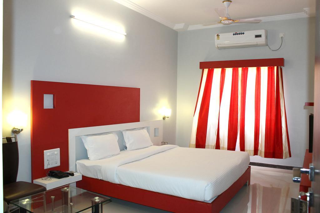 Oyo 4316 Hotel Sai Empire Shirdi Rom bilde