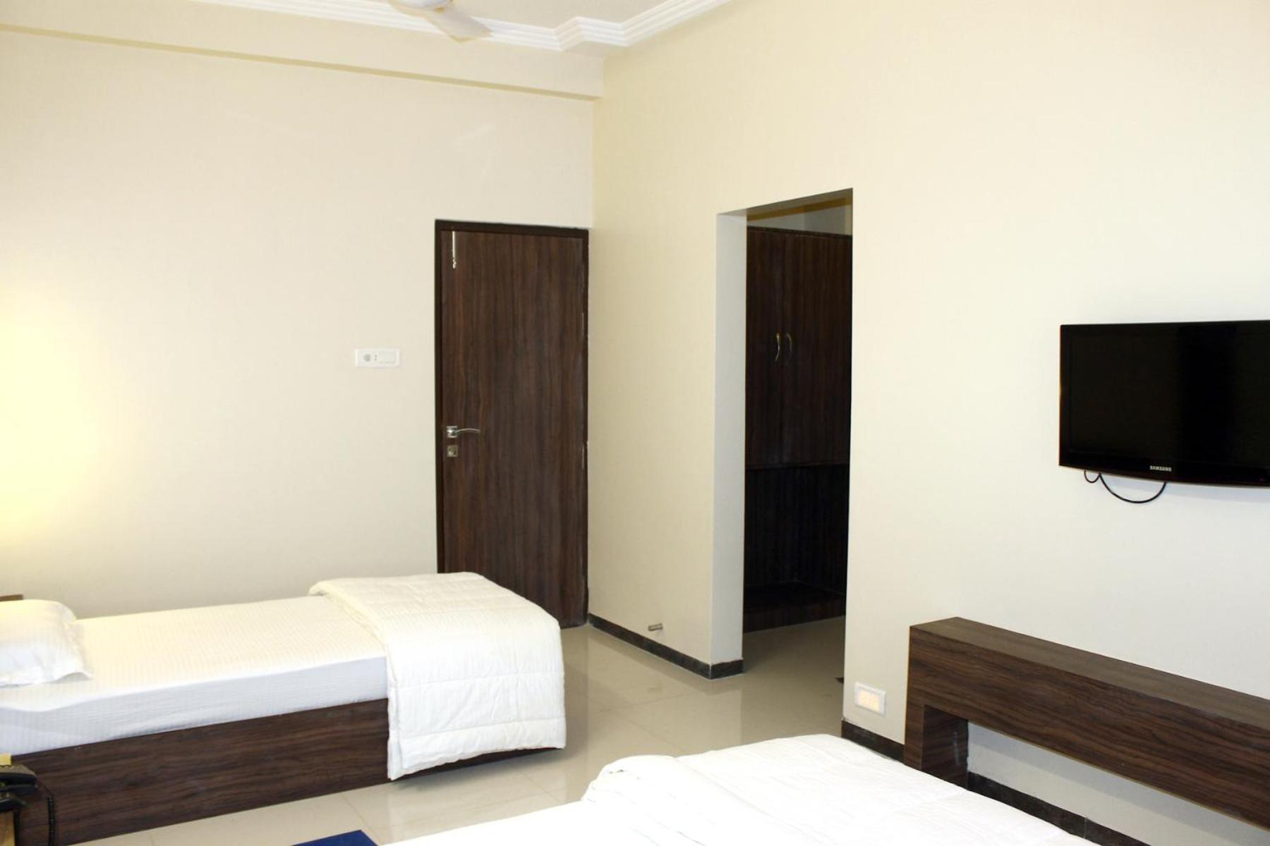 Oyo 4316 Hotel Sai Empire Shirdi Eksteriør bilde
