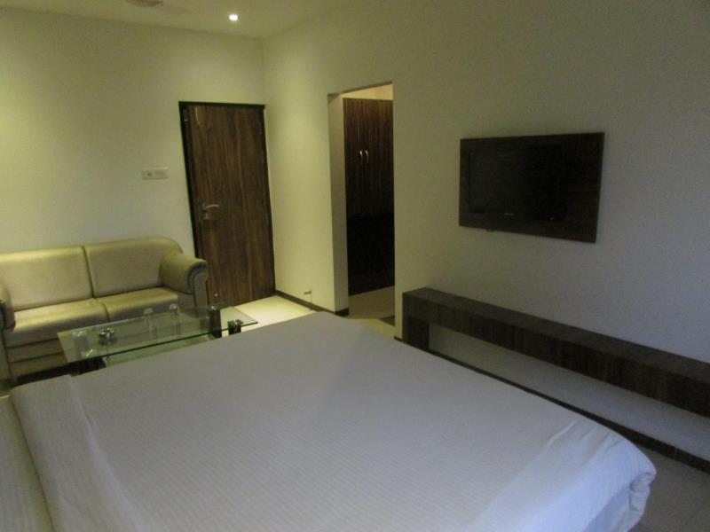 Oyo 4316 Hotel Sai Empire Shirdi Eksteriør bilde