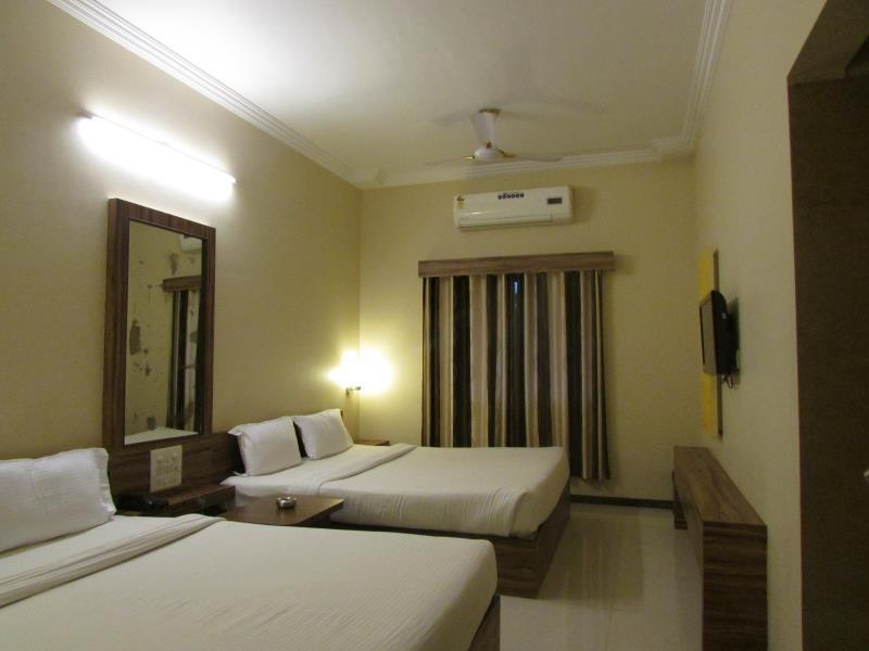 Oyo 4316 Hotel Sai Empire Shirdi Eksteriør bilde
